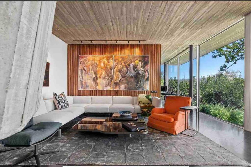 Villa Home, Is A True Oasis. Cape Town