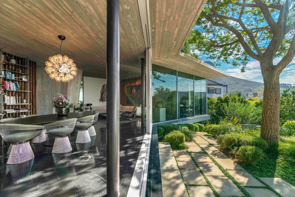Home, Is A True Oasis. Villa
