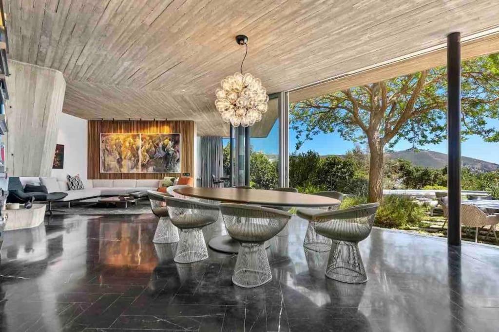 Villa Home, Is A True Oasis. Cape Town