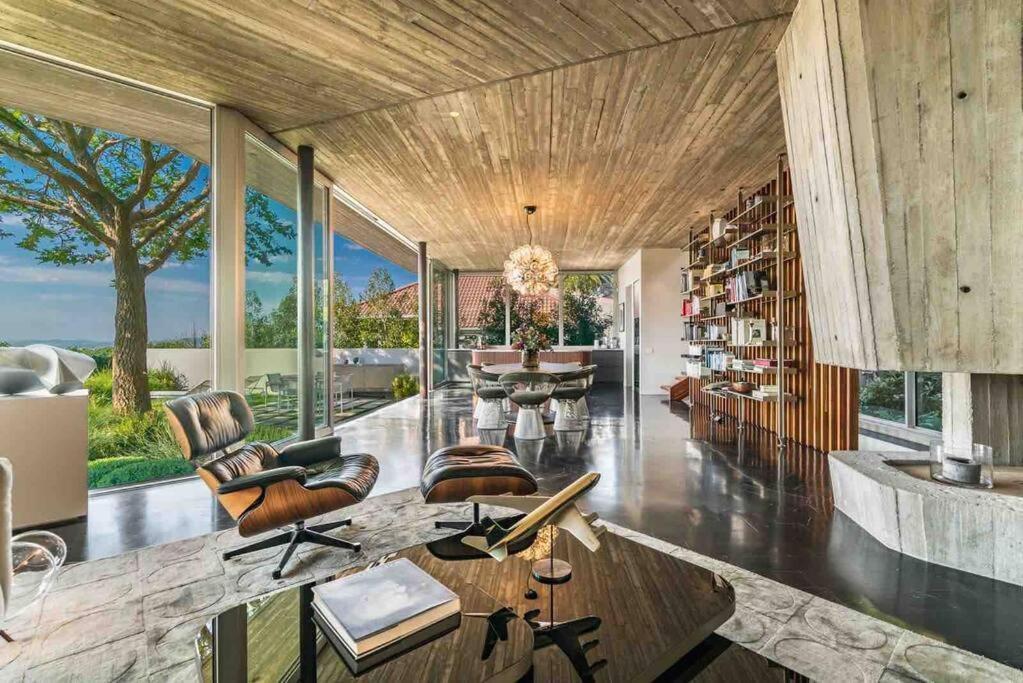 Home, Is A True Oasis. Villa Cape Town