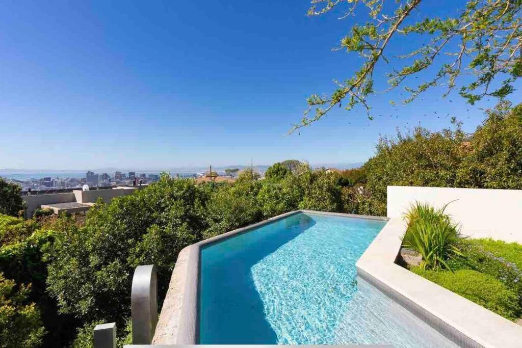Home, Is A True Oasis. Villa