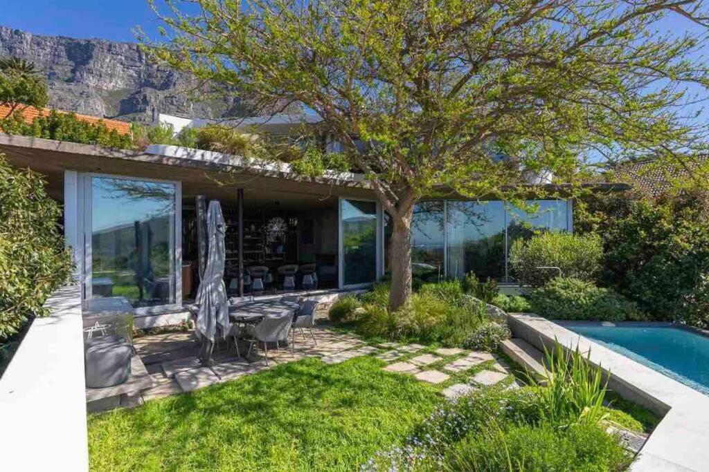 Home, Is A True Oasis. Villa