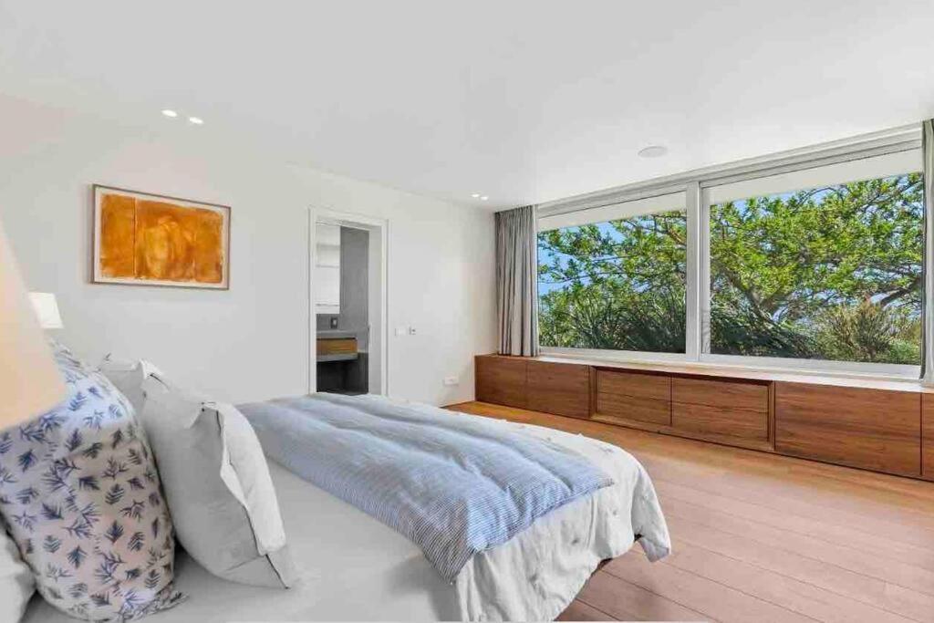 Home, Is A True Oasis. Villa